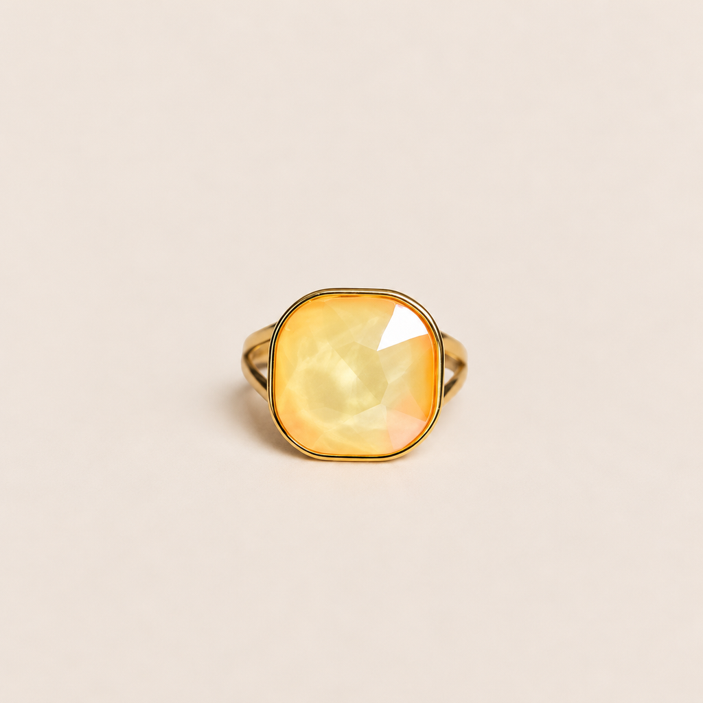 Bague Agathe orange – Bague fine dorée pierre carrée orange ajustable