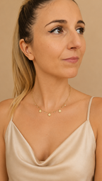 Collier fin fleurs et strass