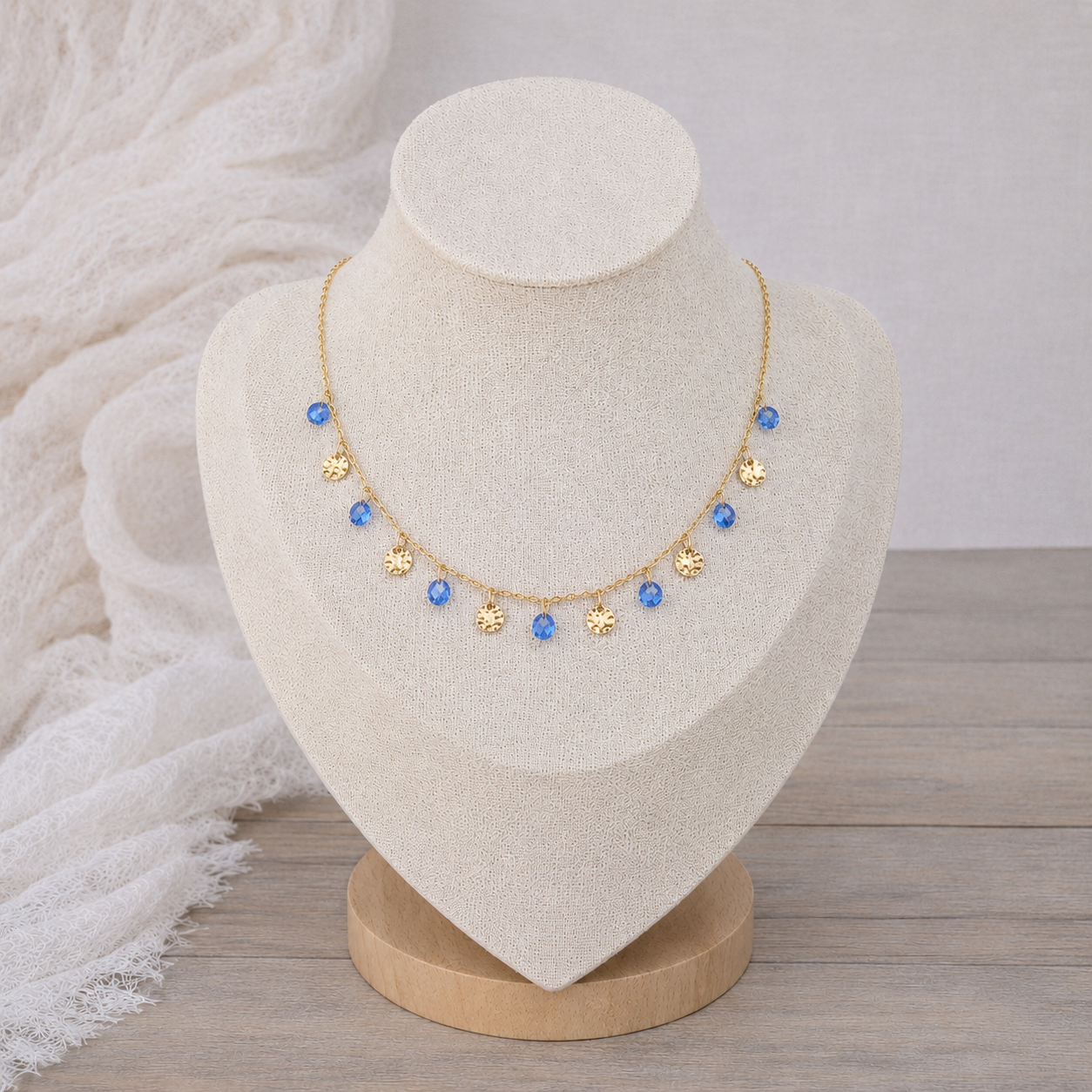 Collier fin pampilles cristaux bleus